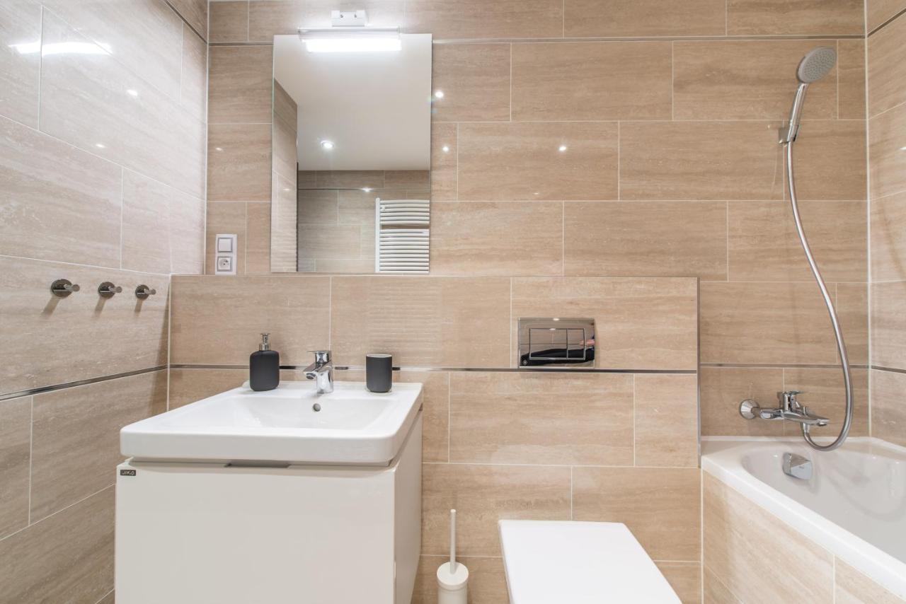 Mozart Central Apartments With Garage براغ المظهر الخارجي الصورة
